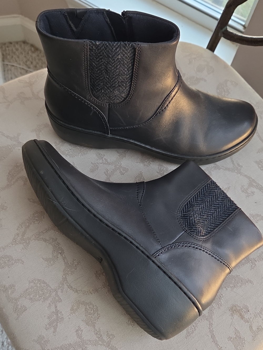 Clarks Women's Dark Navy Ankle Boots - Slip-On Comfort